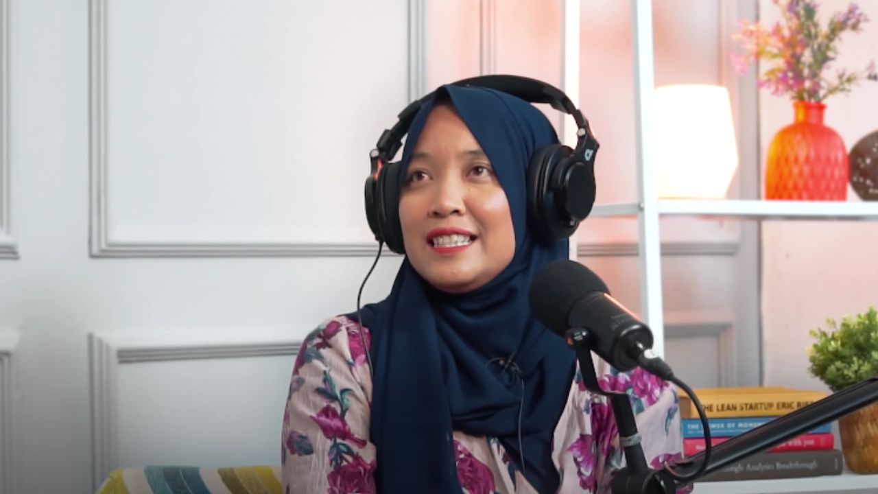 Intan's story as virtual assistant